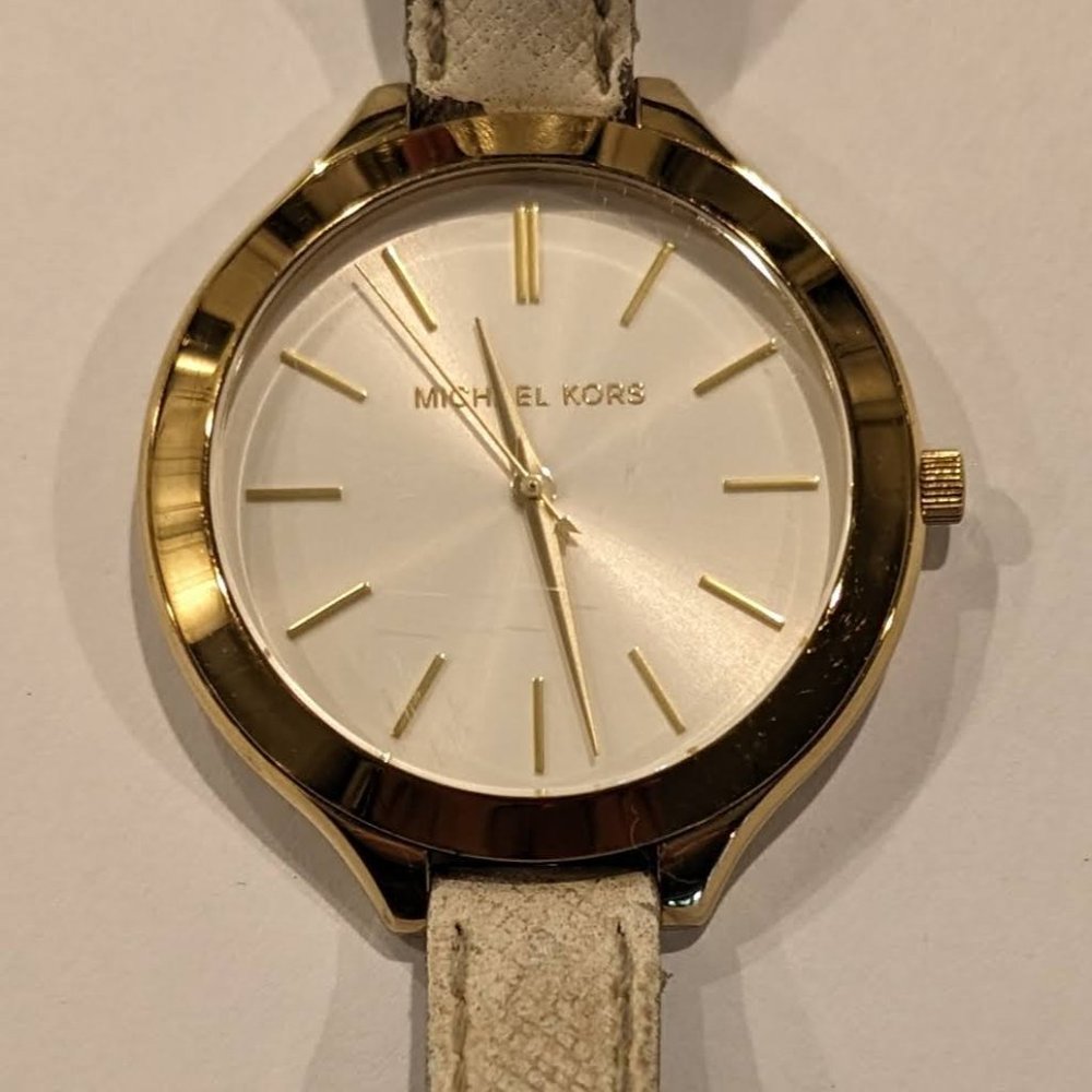 Michael Kors Women's Runway Mk2273 White Leather Analog Quartz